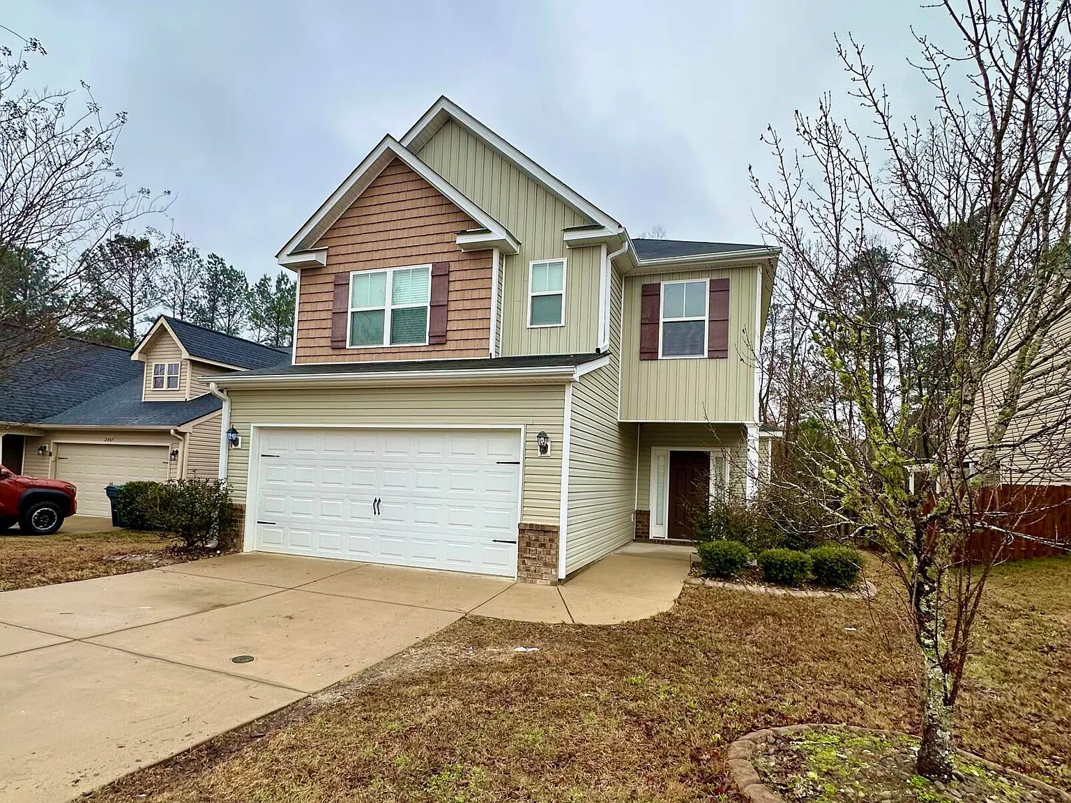 3 bed, 2.5 bath, 1945 sqft, $1,950 — Photo 1