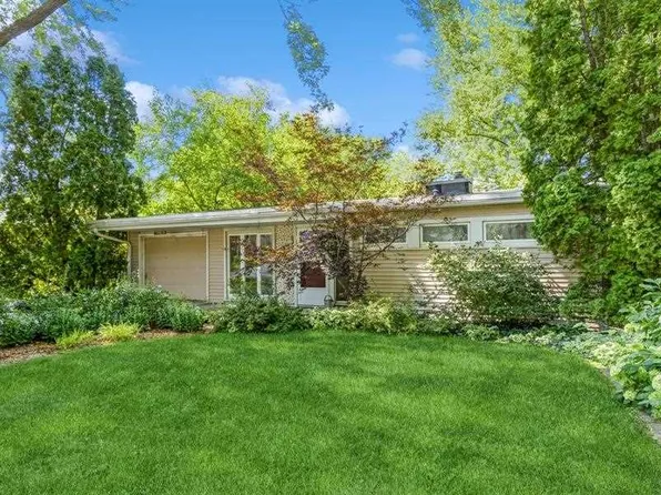 115 Northside Dr, West Branch, IA 52358