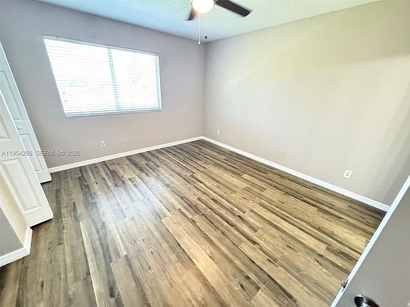 5th image of 3622 Oleander Ter