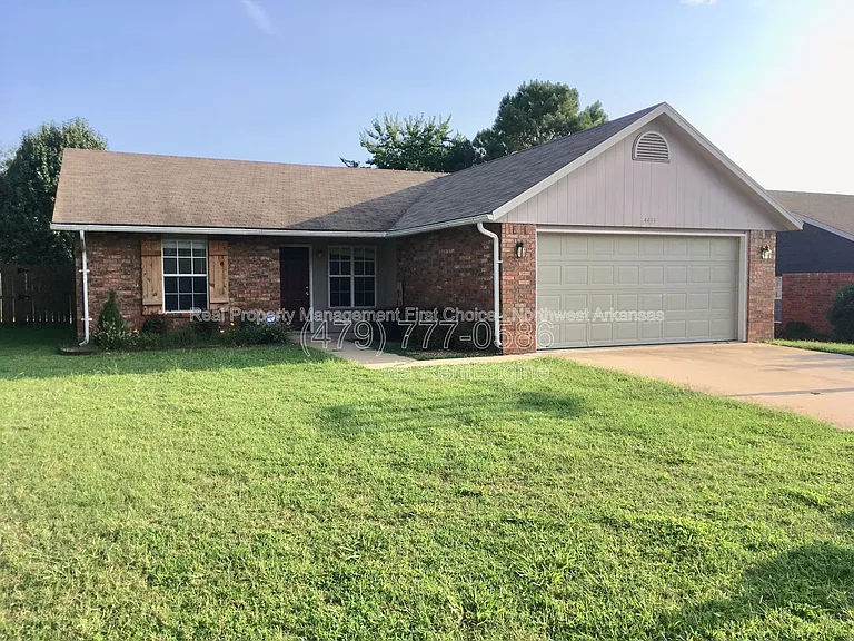 4433 W Cheyenne Dr — Photo 2