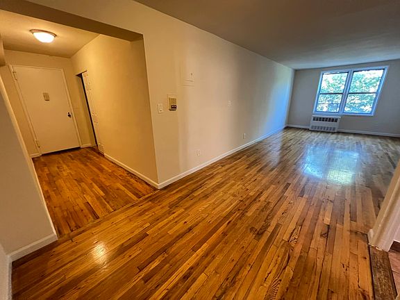 2nd image of 14202 84th Dr APT 3E