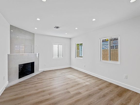 2nd image of 900 E Garfield Ave #D