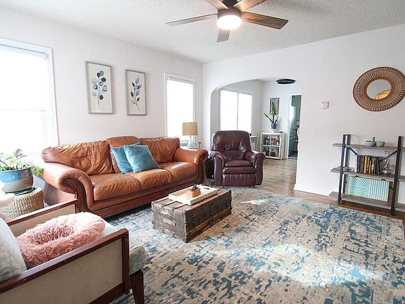 4th image of 308 W Kirwin Ave