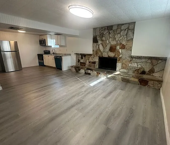 1416 W Harris Ave #2 — Photo 12