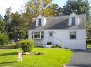 10114 Lackland Rd, Saint Louis, MO 63114