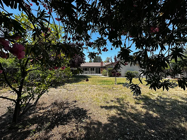 2035 Dorsch Rd — Photo 40