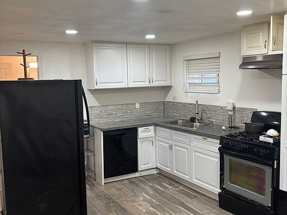 2nd image of 226 Farragut Ave #B