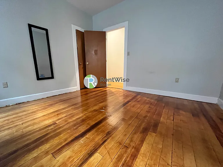 16 Royce Rd #4 — Photo 13