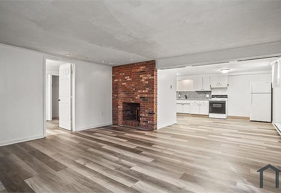 4th image of 3736 Woodford Ave NW #1
