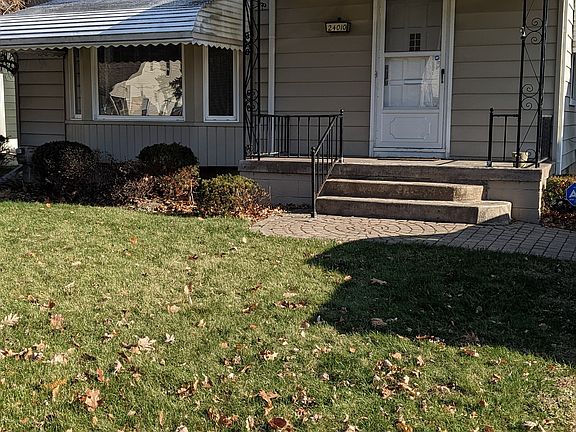 4th image of 24010 Sherman Ave