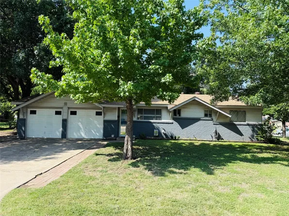 800 Belaire Dr, Burleson, TX 76028