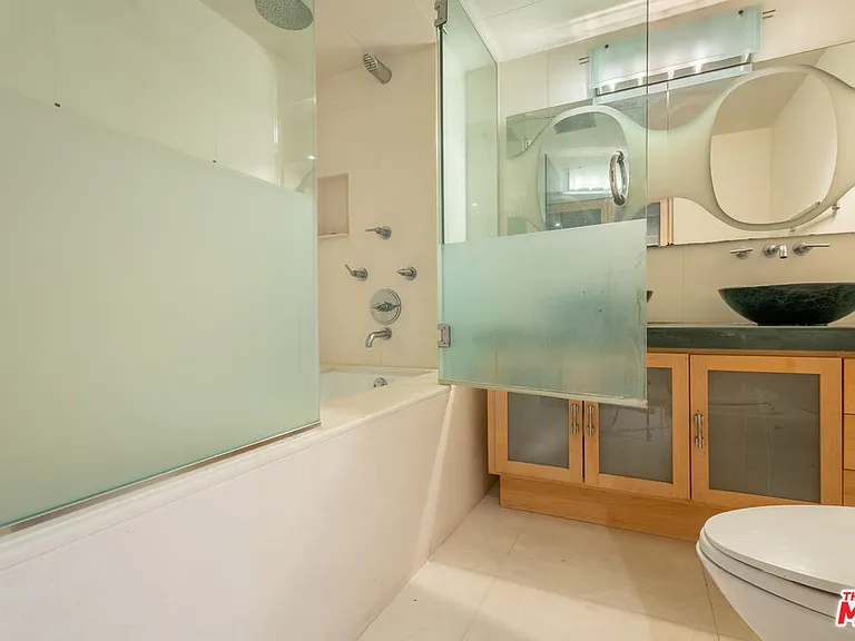 17366 W Sunset Blvd #302 — Photo 12