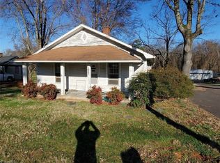 6045 Stadium Dr, Clemmons, NC 27012