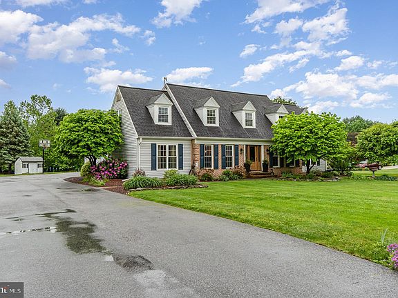 2nd image of 8 N Alydar Blvd