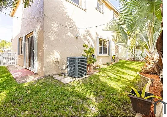 11938 NW 12th St — Photo 15