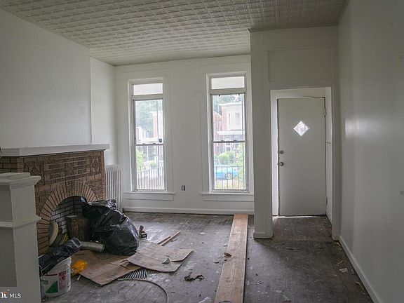 4th image of 3033 Belmont Ave
