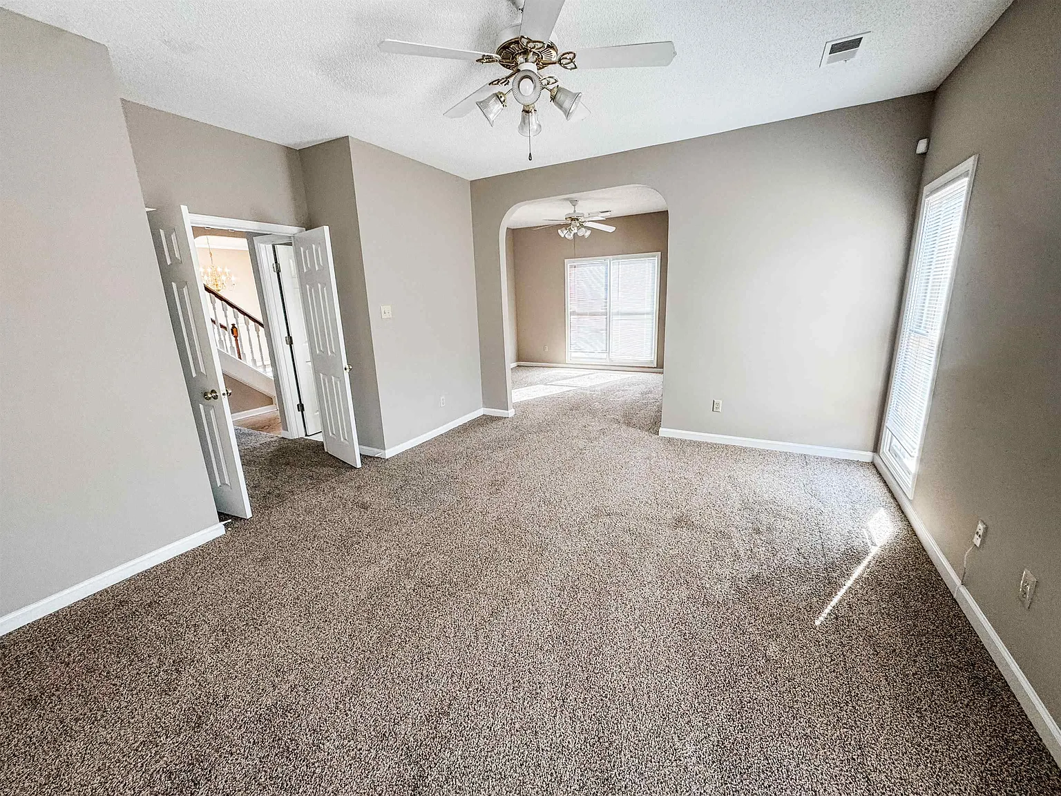 4 bed, 3.5 bath, 2659 sqft, $2,800 — Photo 3