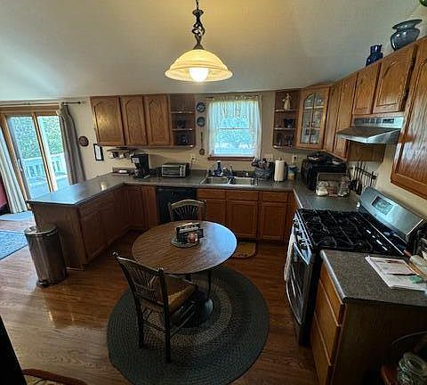 2nd image of 129 Pheasant Run Dr