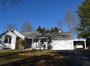 549 Sneaking Creek Dr, Hayesville, NC 28904