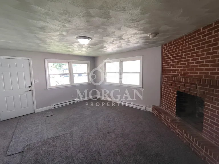 2310 E 5th St — Photo 2