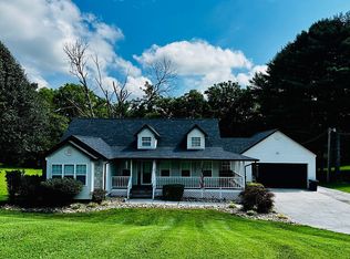 121 Stones Ln, Jacksboro, TN 37757
