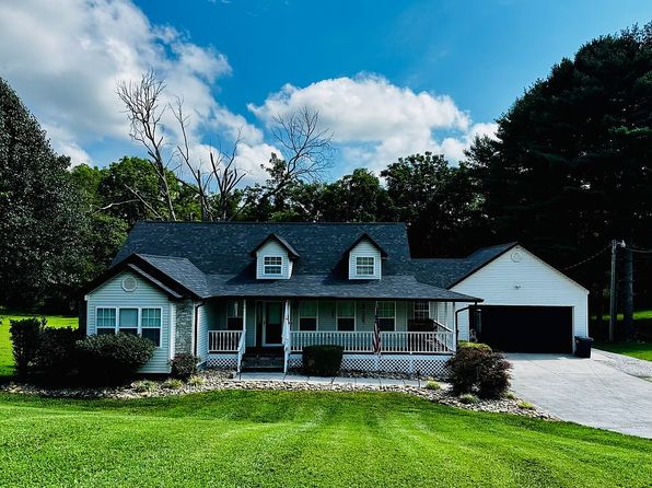 121 Stones Ln
