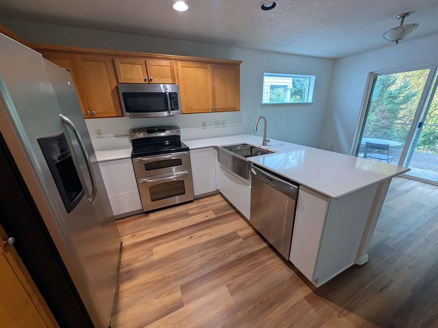 3 bed, 1594 sqft, $2,494 — Photo 2