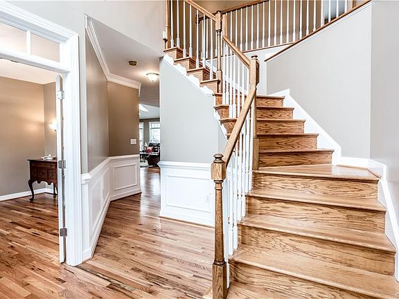 4th image of 9128 Carrington Woods Dr