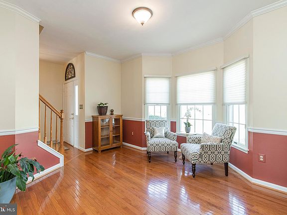 3rd image of 143 Ramblewood Dr