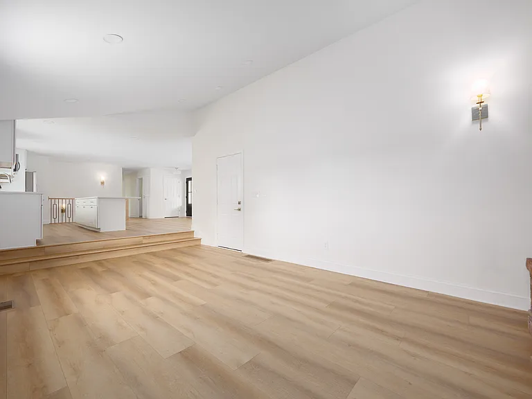 1574 Dyer Rd — Photo 14