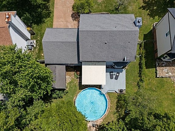 3rd image of 2019 Hidden Cove Rd