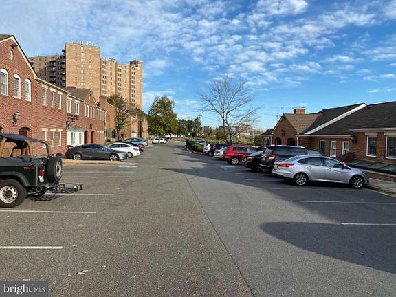 2nd image of 2873 Duke St