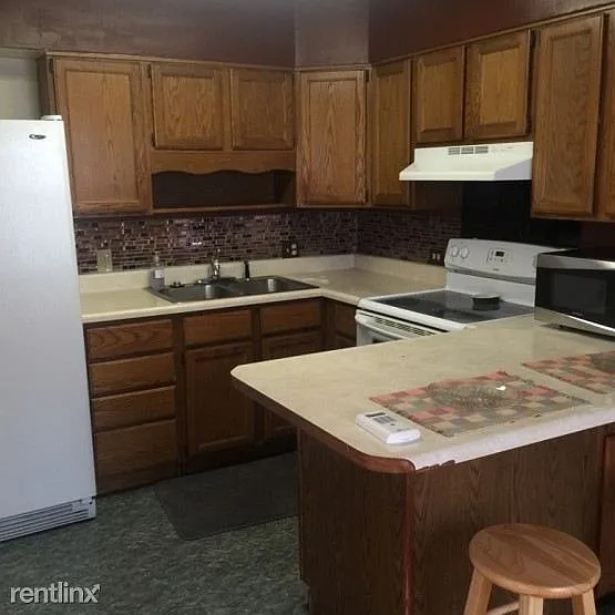 2013 Glenridge Dr photo 1