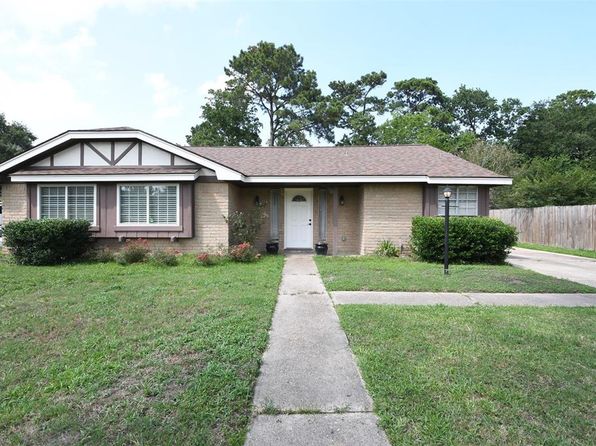 19406 Enchantington Cir