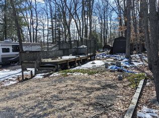 104 Packanack Dr, Milford, PA