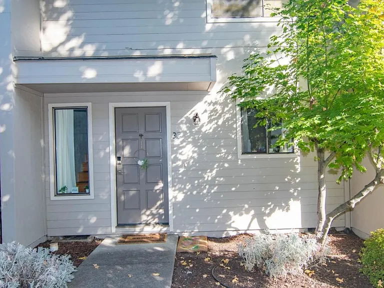 1309 Maple Leaf Ct — Photo 5