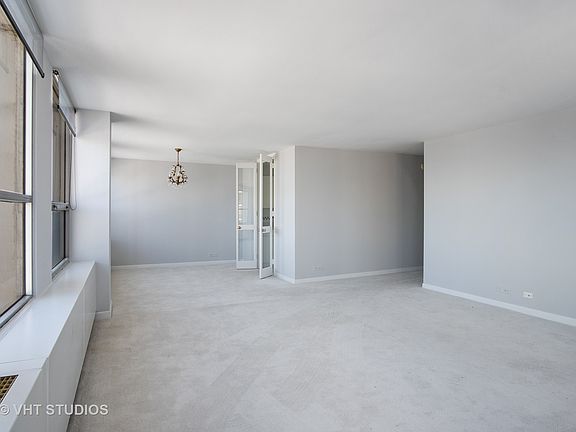 5th image of 2626 N Lakeview Ave APT 1702