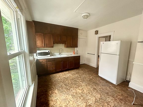 5th image of 1310 W 64th St Floor 2