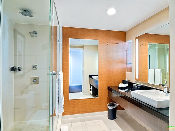 4th image of 207 5th Ave #1011