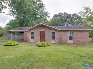 1304 Crestline Dr SW, Hartselle, AL 35640