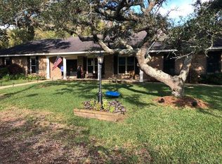 120 Hibiscus Ave, Gulf Breeze, FL 32561