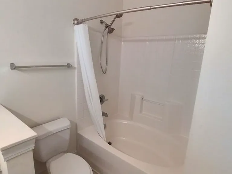 114 Fountain Pointe Ln #304 — Photo 10