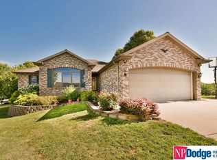1706 Beaver Lake Blvd, Plattsmouth, NE 68048