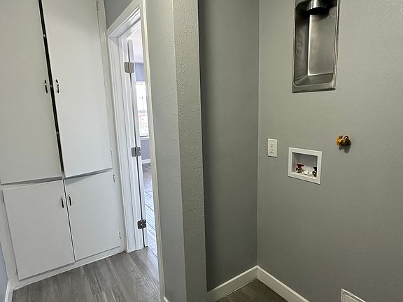 4th image of 610 E 99th St #10