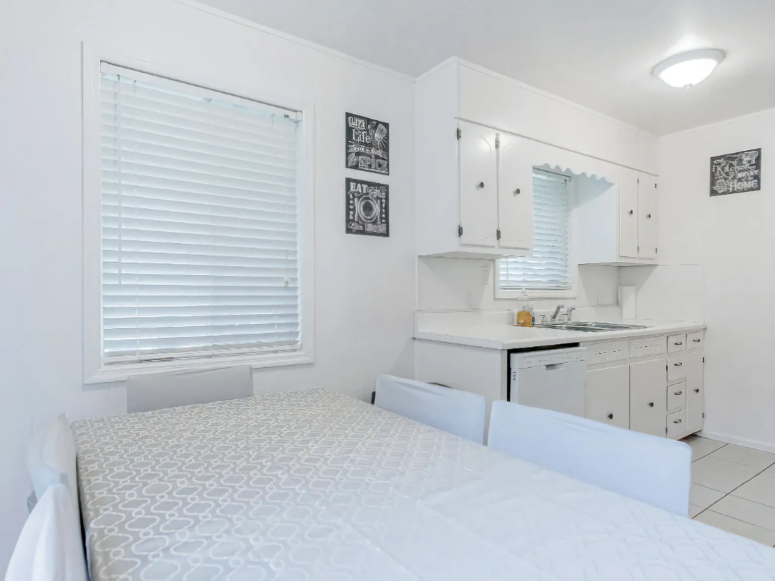 4 bed, 2.0 bath, 2000 sqft, $693 — Photo 4