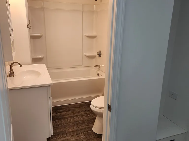 430 Grandview Ave #23 — Photo 8