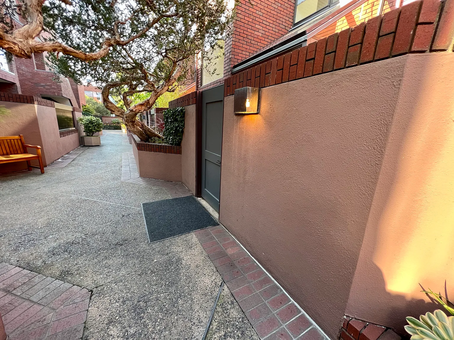 2 bed, 2.5 bath, 1602 sqft, $6,975 — Photo 2