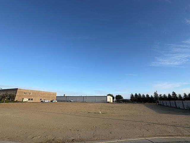 2nd image of 2531 Mitchell Ct