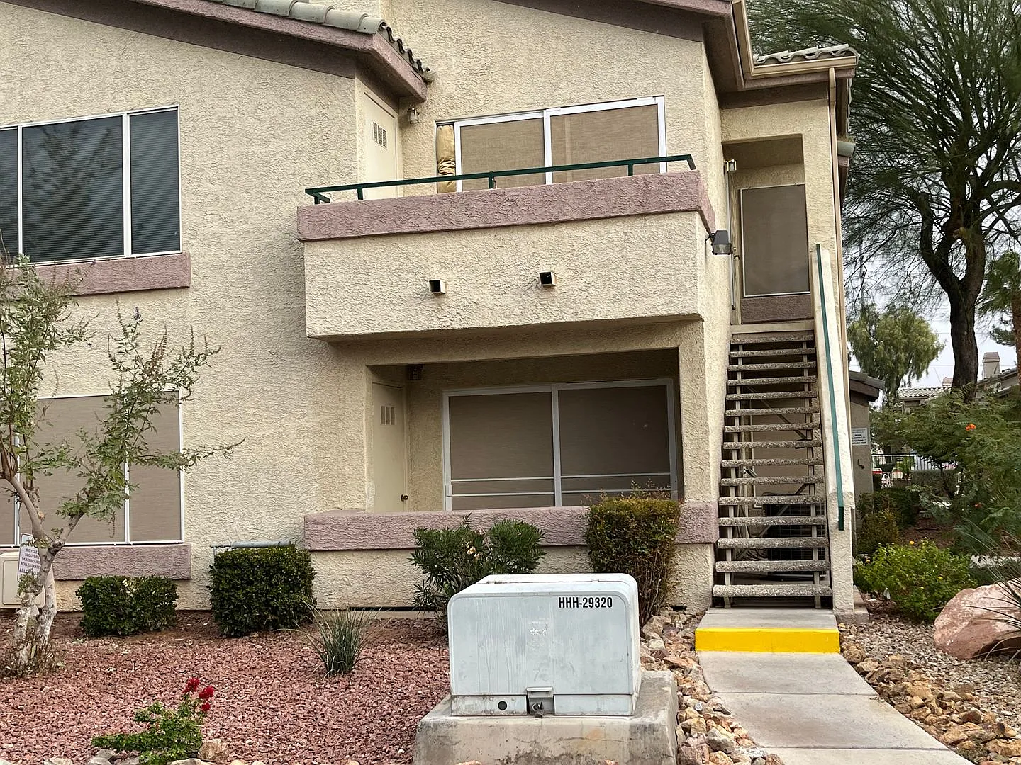 Spacious Gated Condo with Enclosed Patio & Community Amenities — Photo 2