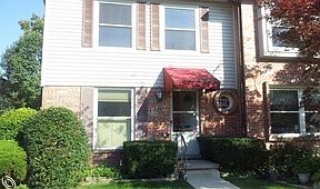 1st image of 18175 Jamestown Cir